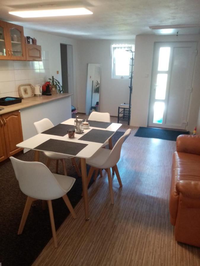 Appartement Podkrovni Apartman Tereza à Rumburk Extérieur photo